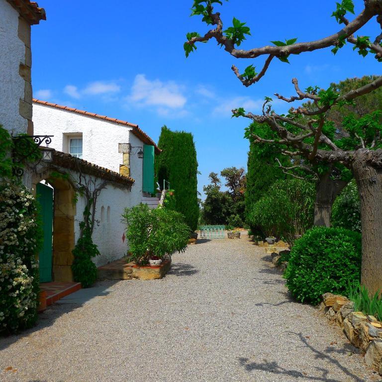 Logis Hotel Le Relais Du Val D'Orbieu Ornaisons Exterior foto